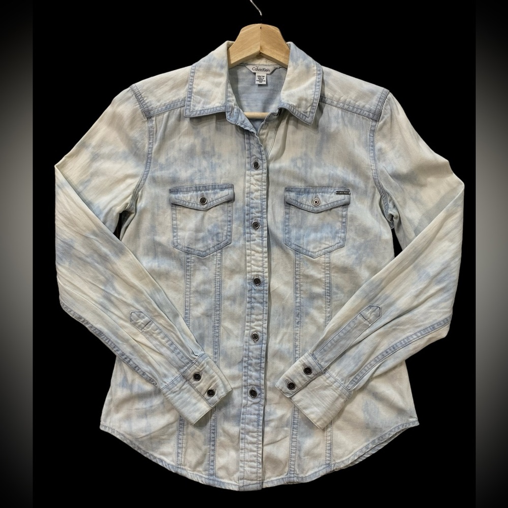 100% cotton Calvin Klein sunbleached denim button down, Size XS